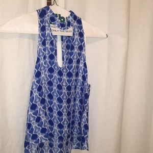 Cute blue patterned high neck too
